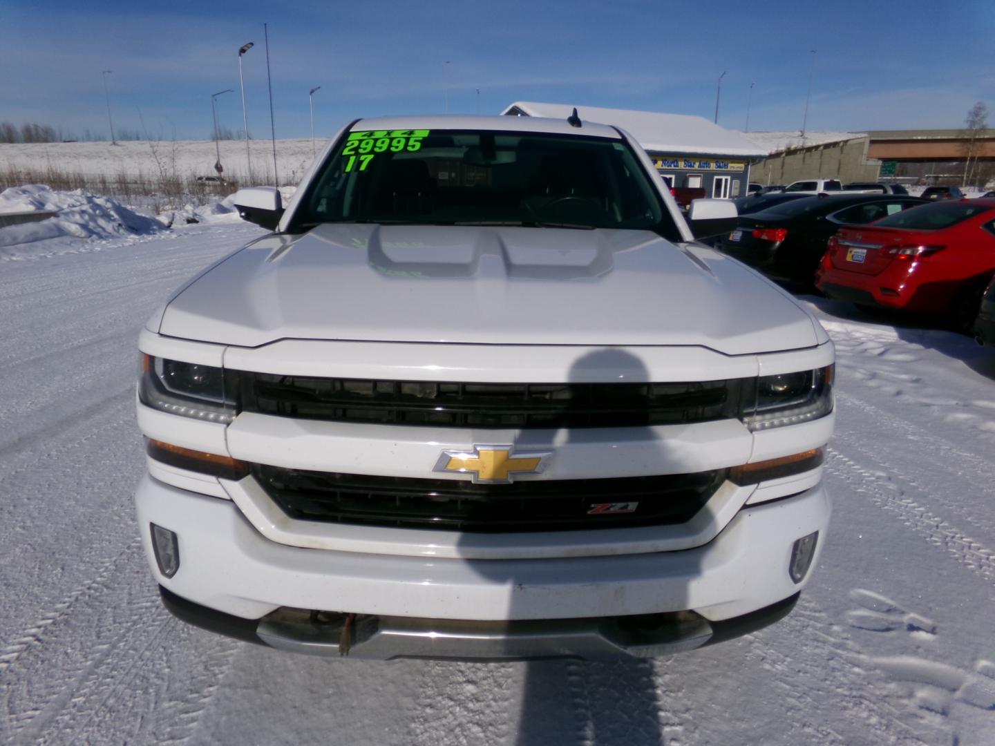 2017 White Chevrolet Silverado 1500 LT Crew Cab 4WD (3GCUKREC5HG) with an 5.3L V8 OHV 16V engine, 6A transmission, located at 2630 Philips Field Rd., Fairbanks, AK, 99709, (907) 458-0593, 64.848068, -147.780609 - Photo#1